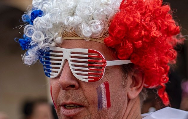 CDV Phap tiep lua cho Mbappe va dong doi truoc chung ket hinh anh