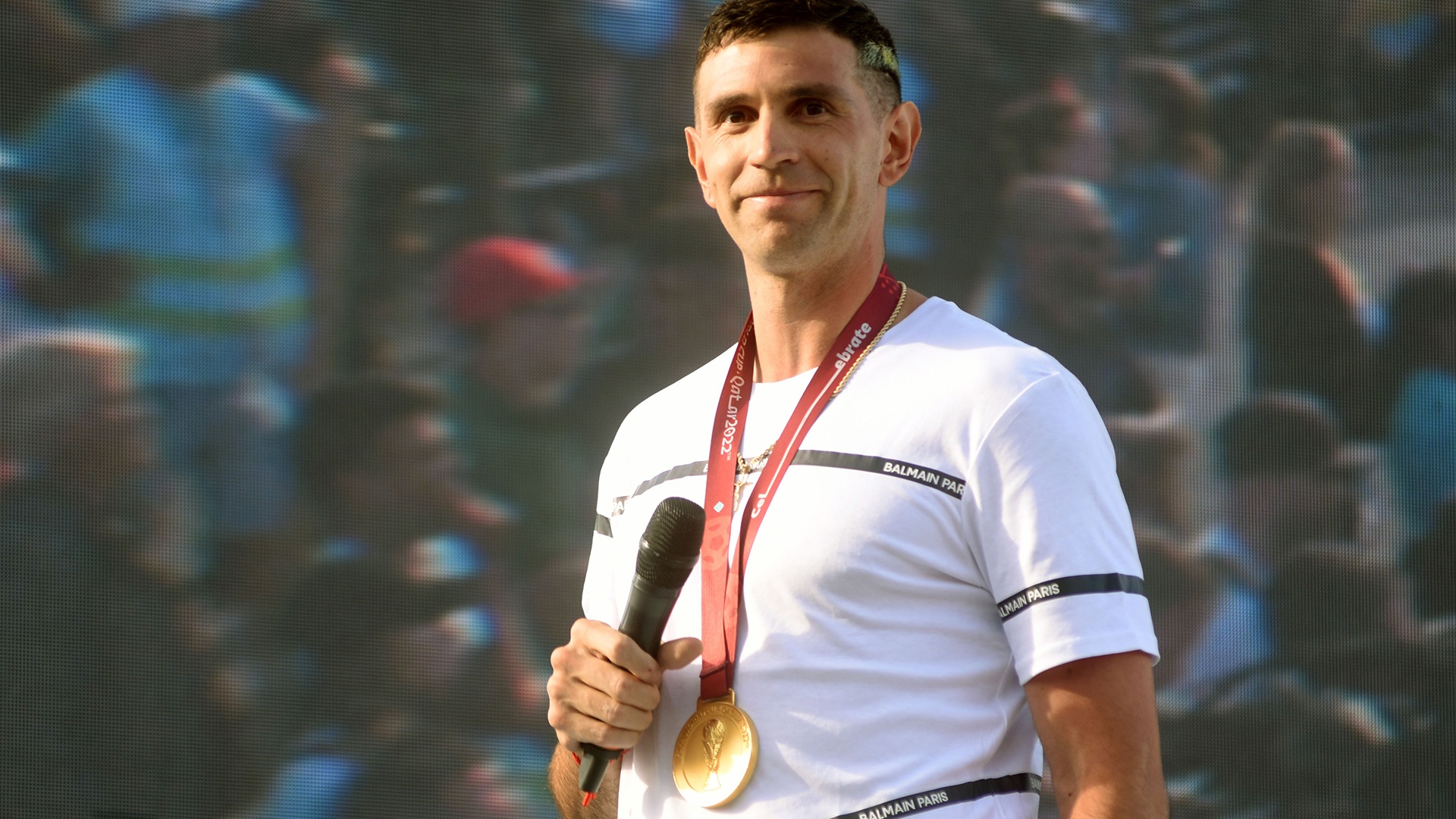 Thu mon Martinez chi tien bao ve huy chuong vang World Cup hinh anh