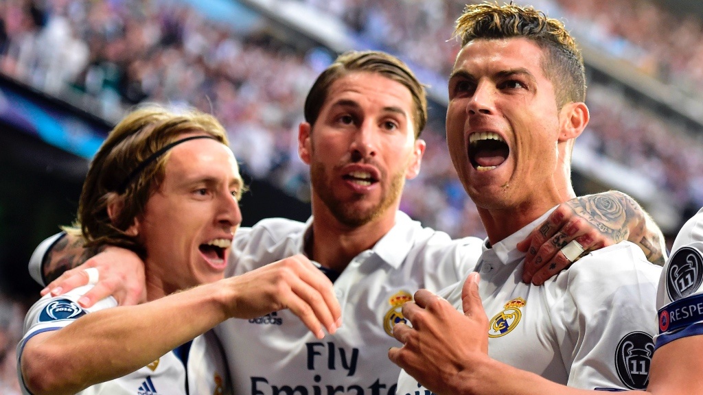 Al Nassr muon don Modric ve da cung Ronaldo hinh anh