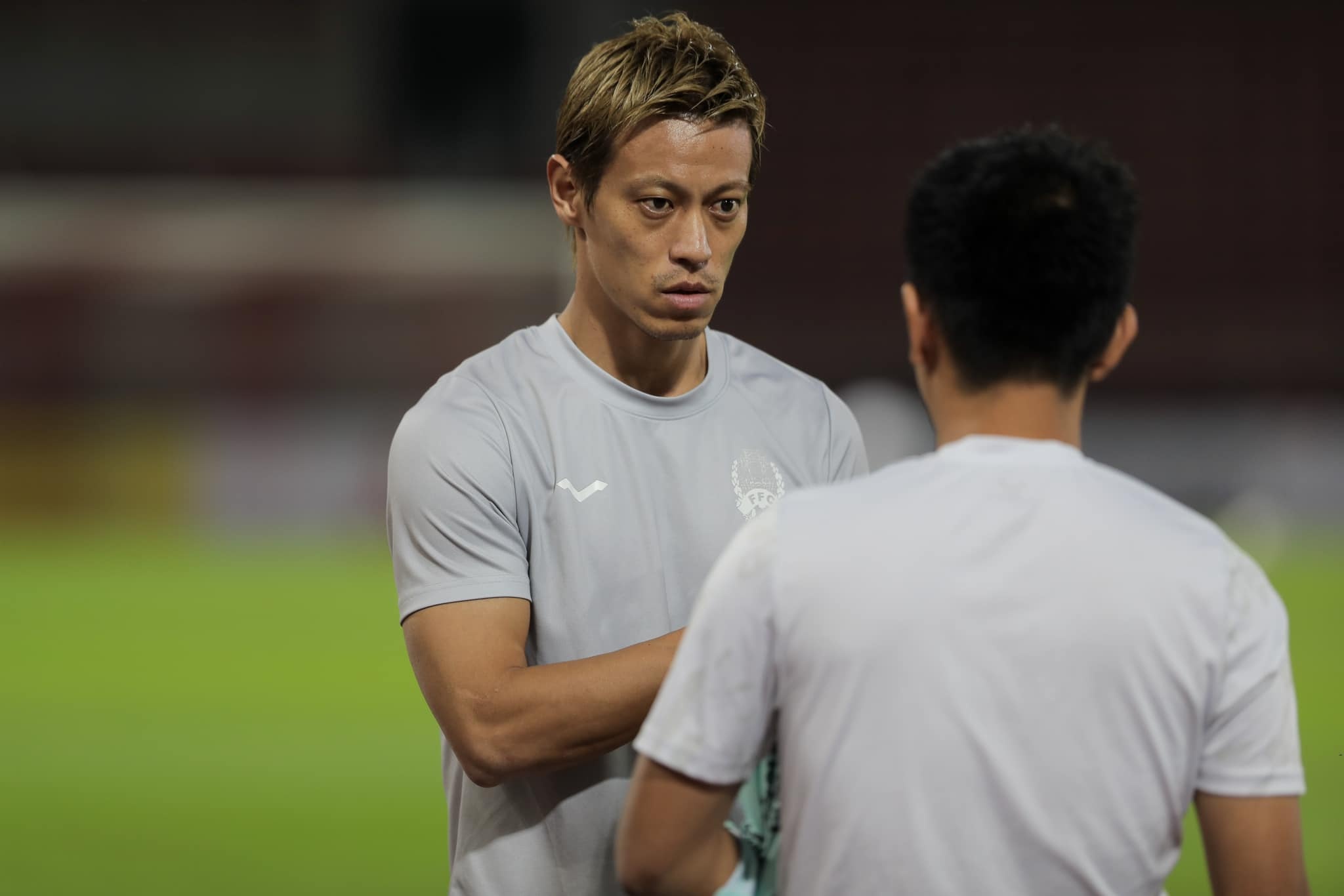 Phan ung cua Keisuke Honda sau khi Campuchia bi loai hinh anh