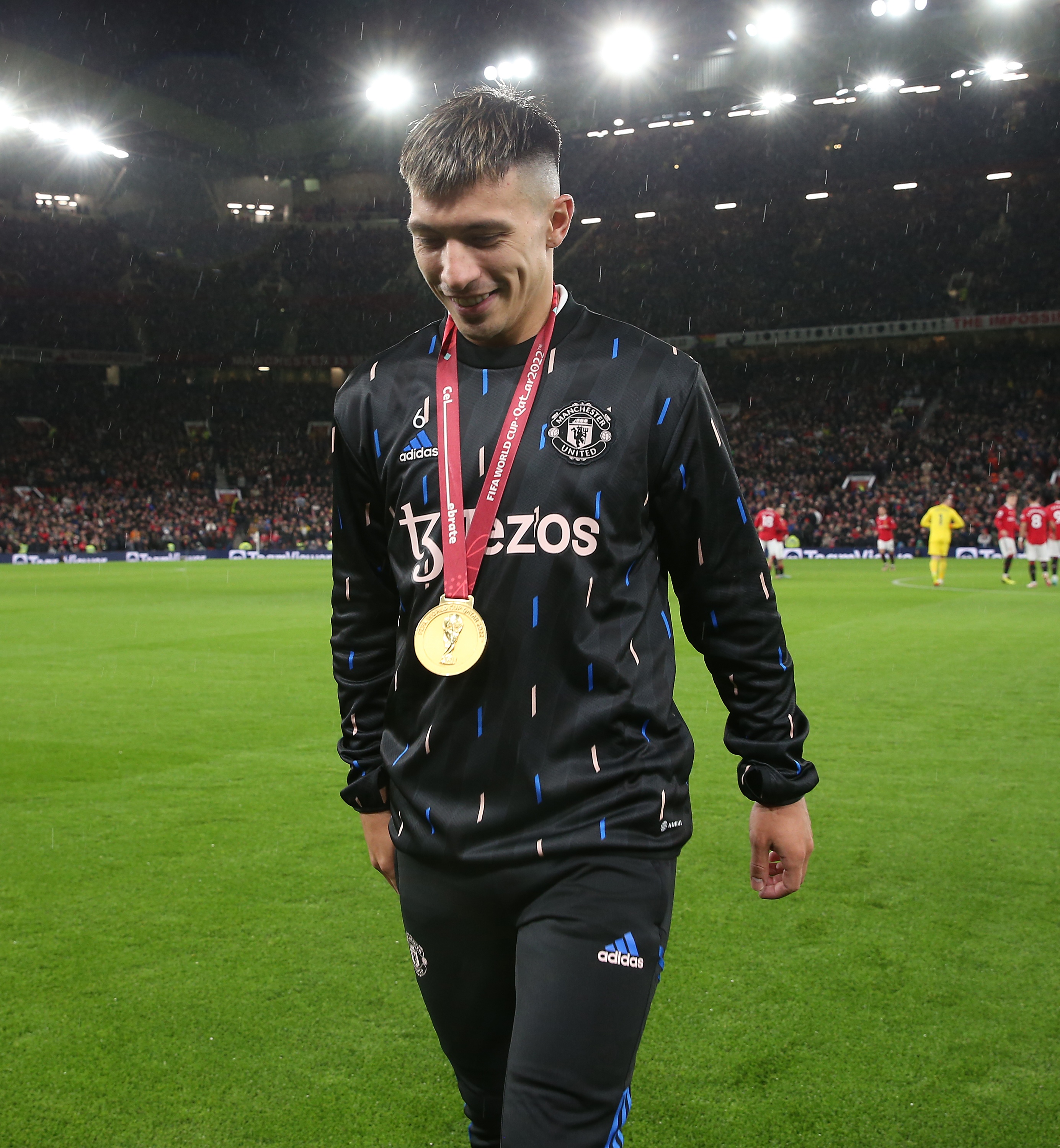 Martinez huy chuong vang anh 8