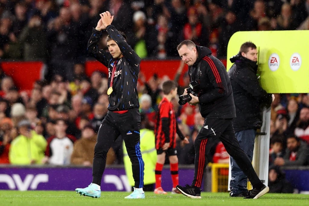 Martinez huy chuong vang anh 1