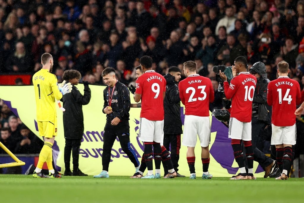 Martinez huy chuong vang anh 7