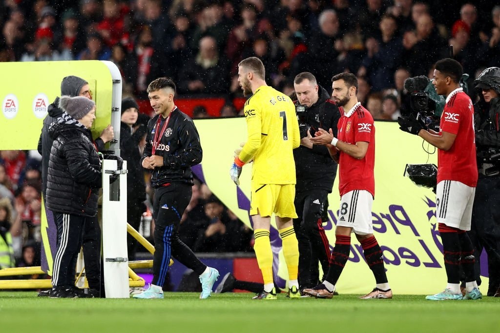 Martinez huy chuong vang anh 2