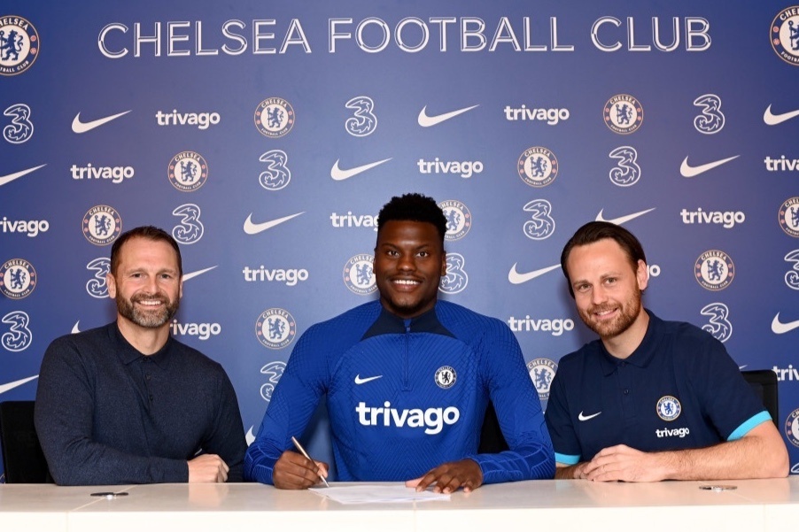 Chelsea cong bo tan binh tri gia 38 trieu euro hinh anh