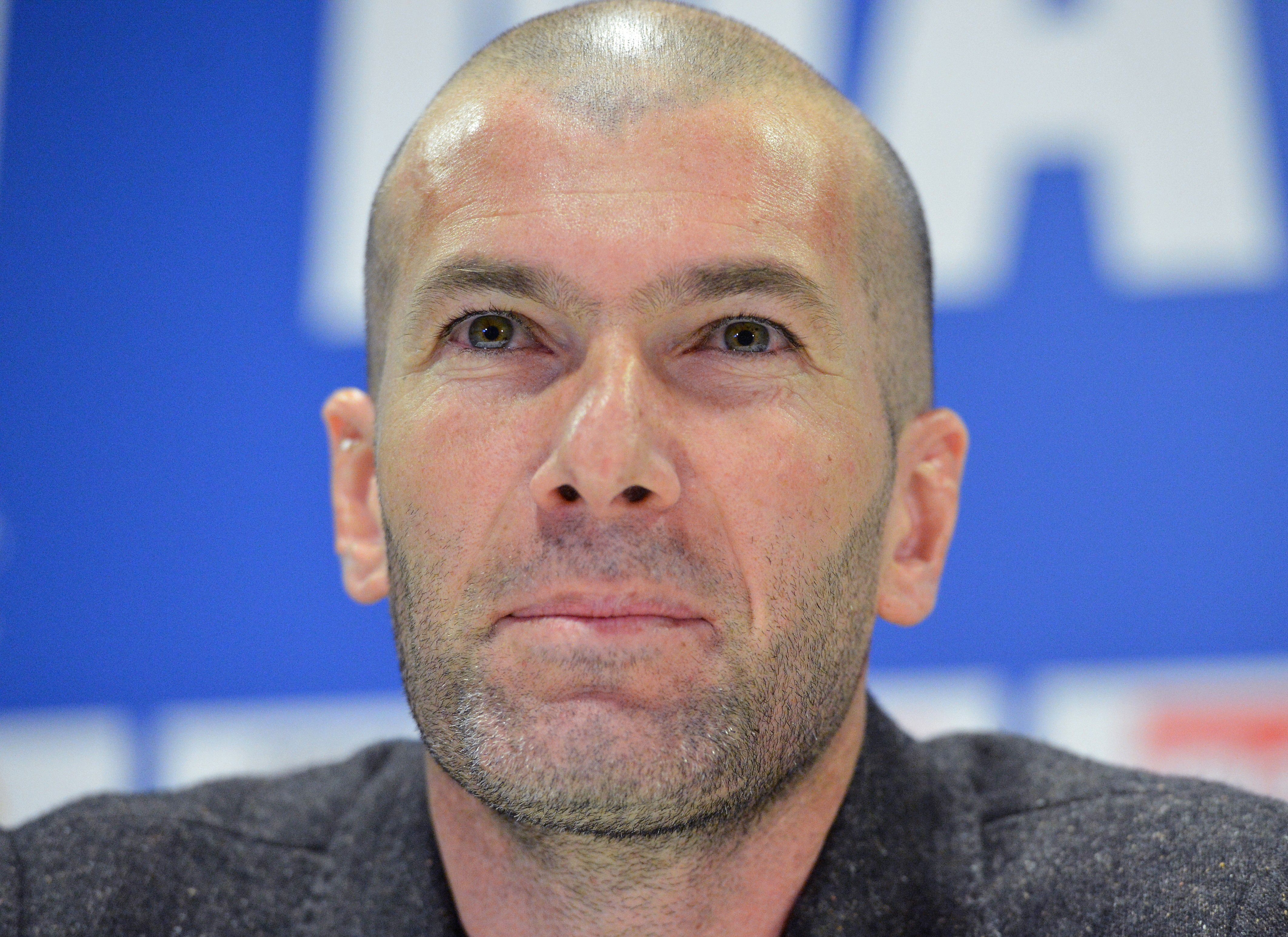 Chu tich LDBD Phap gay phan no vi thieu ton trong Zidane hinh anh