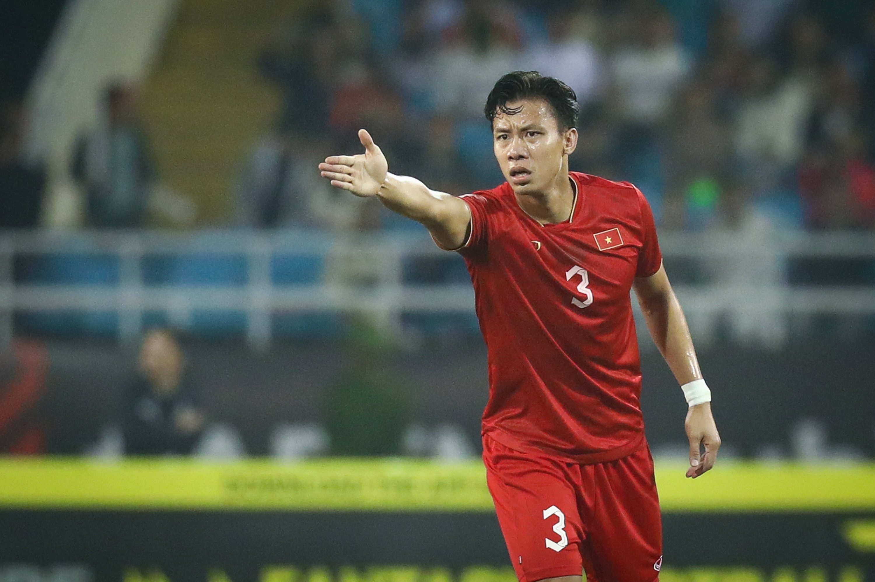 Bao Thai Lan ngac nhien voi Que Ngoc Hai hinh anh