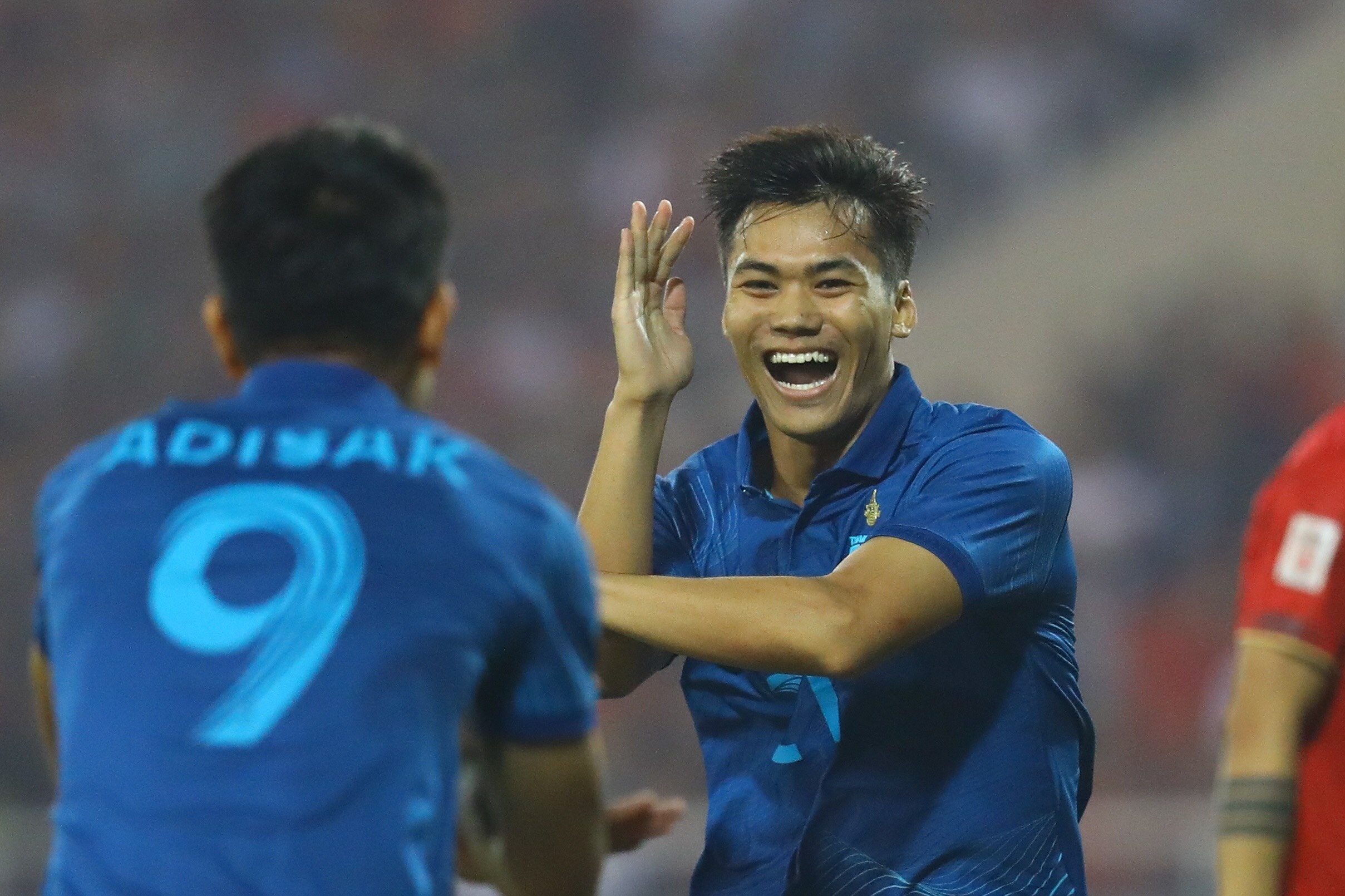 Tuyen Viet Nam phai de chung Poramet Arjvirai hinh anh