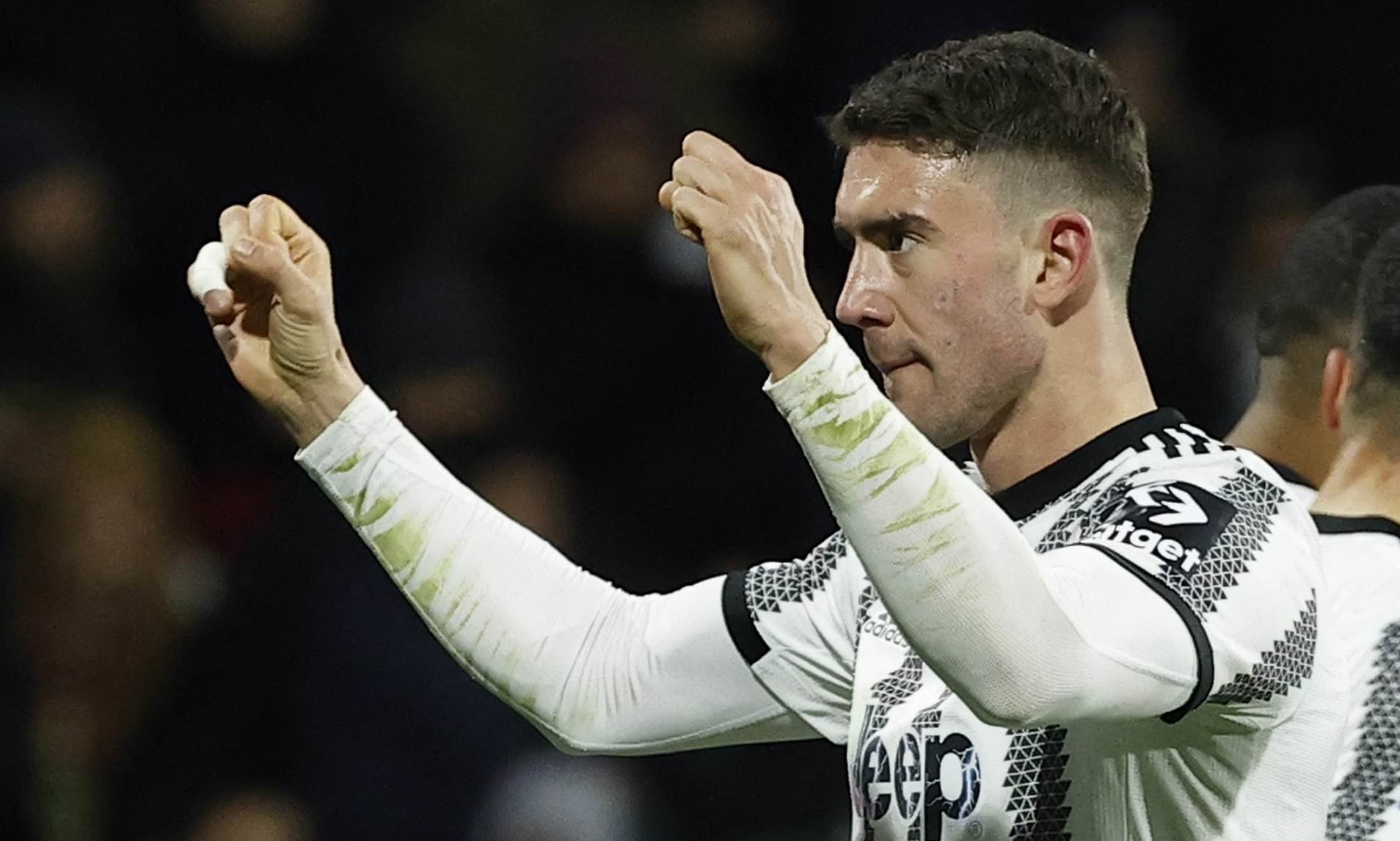 Juventus thang tran thu hai lien tiep hinh anh