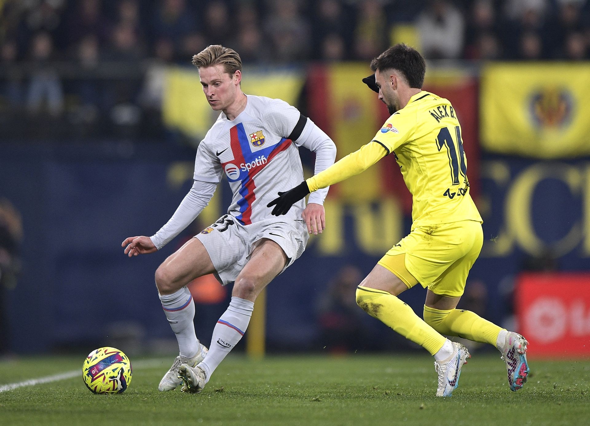 Barcelona bo xa Real 11 diem hinh anh