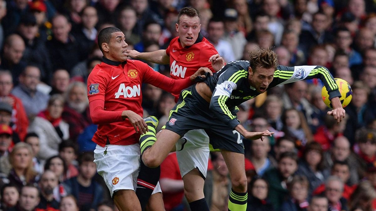 Jones ton 50 trieu bang anh 6