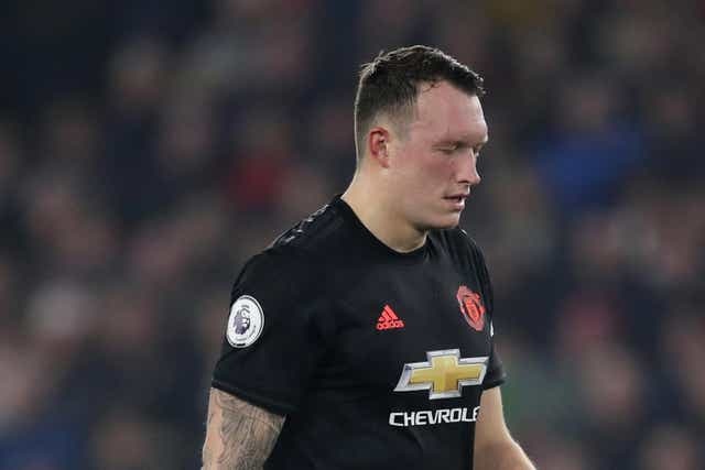 Phil Jones tieu ton cua MU hon 50 trieu bang hinh anh