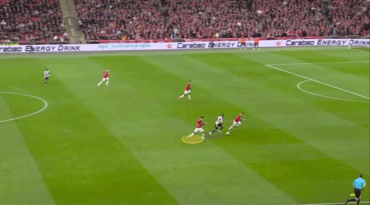 Su thuc dung cua Casemiro anh 9