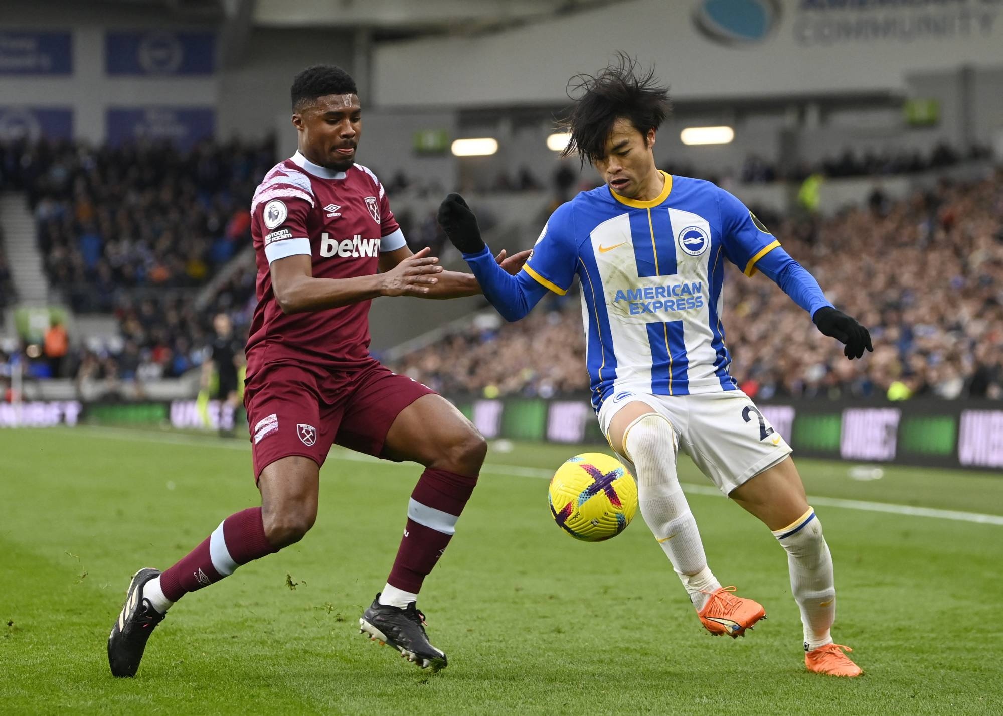 Kaoru Mitoma lai toa sang o Premier League hinh anh