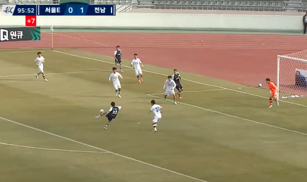 Van Toan choi 55 phut anh 1