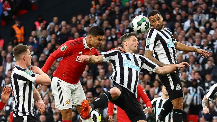 Vu khi moi cua MU hinh anh