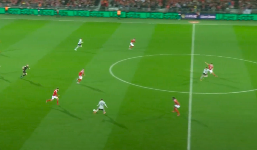 Mbappe khong hop voi Messi anh 1