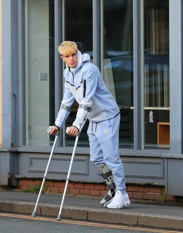 Garnacho tiep tuc chong nang anh 1