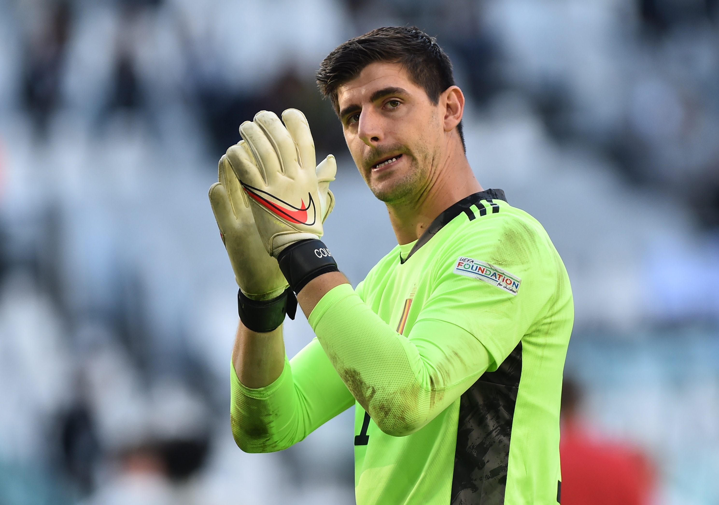 Courtois: Real het co hoi lat do Barca hinh anh
