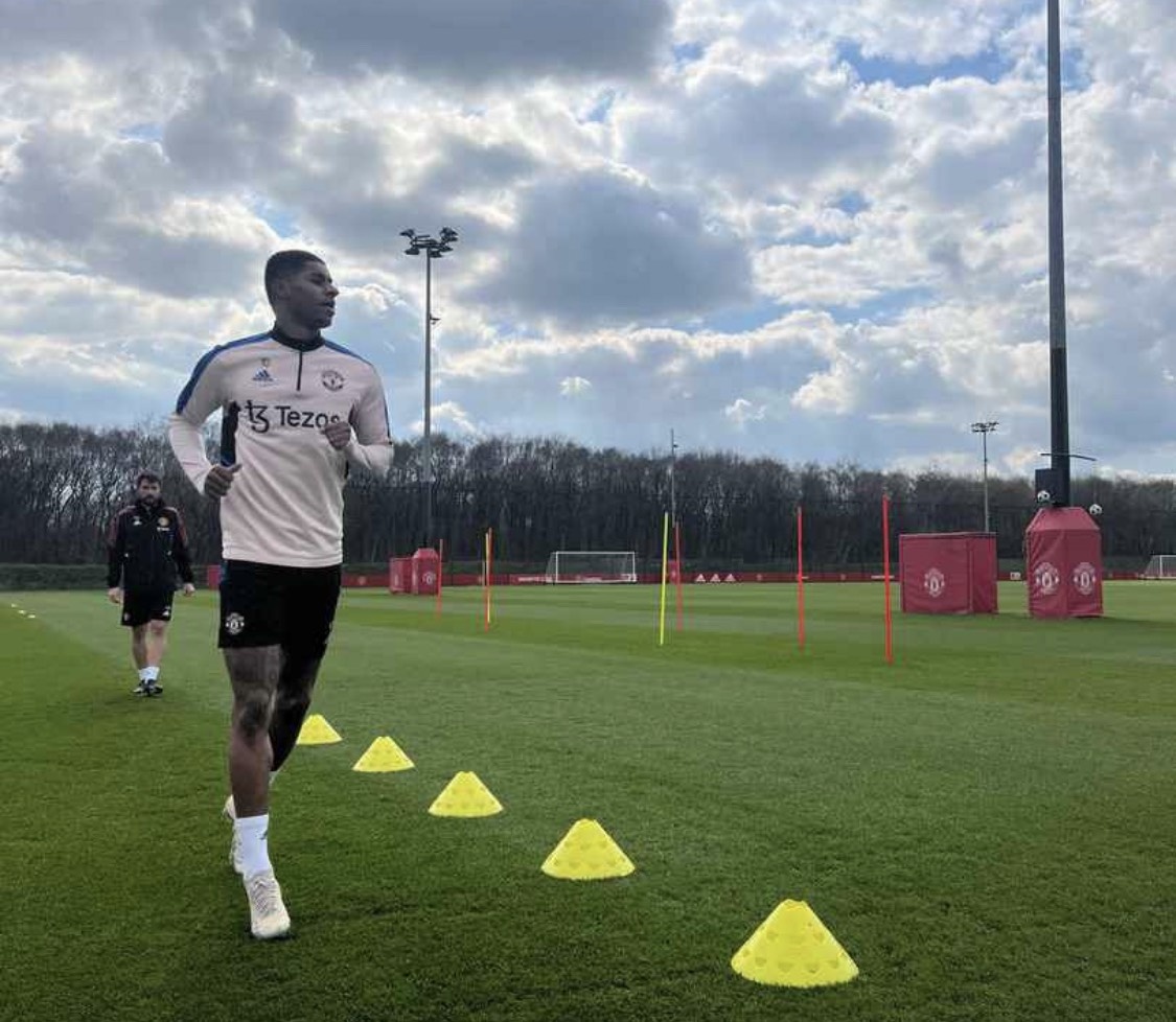 Rashford phai tap rieng hinh anh