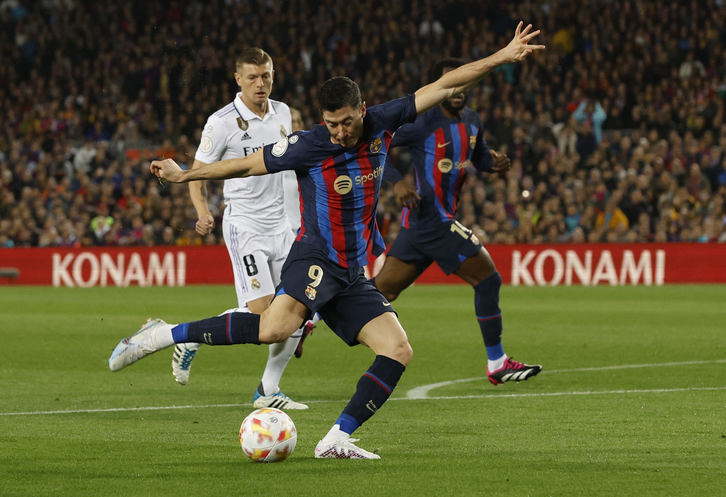 Gia tri Lewandowski anh 2