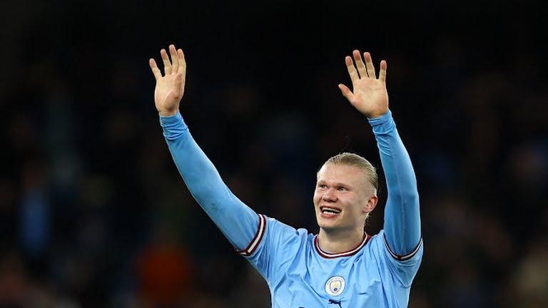 Man City sap gia han hop dong voi Haaland hinh anh