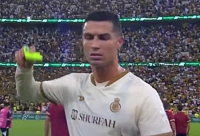 Ronaldo noi nong Al Nassr anh 6