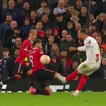 MU phan doi trong tai anh 1