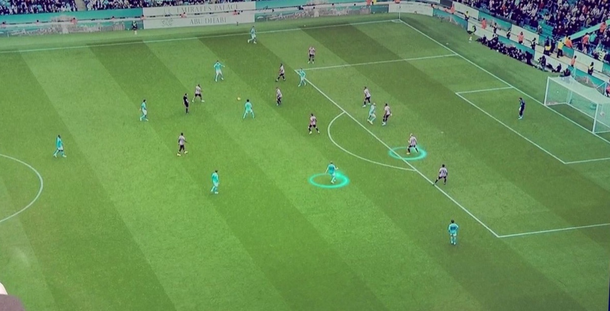 Bi quyet ngan can Haaland anh 4