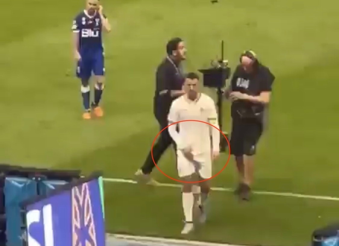 Ronaldo cu chi khiem nha anh 1