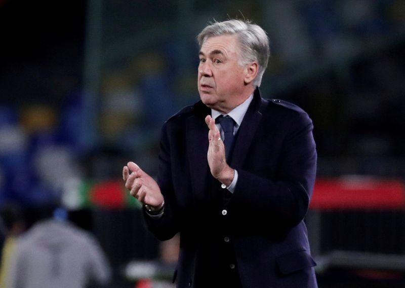 HLV Ancelotti: Chung toi xin loi hinh anh
