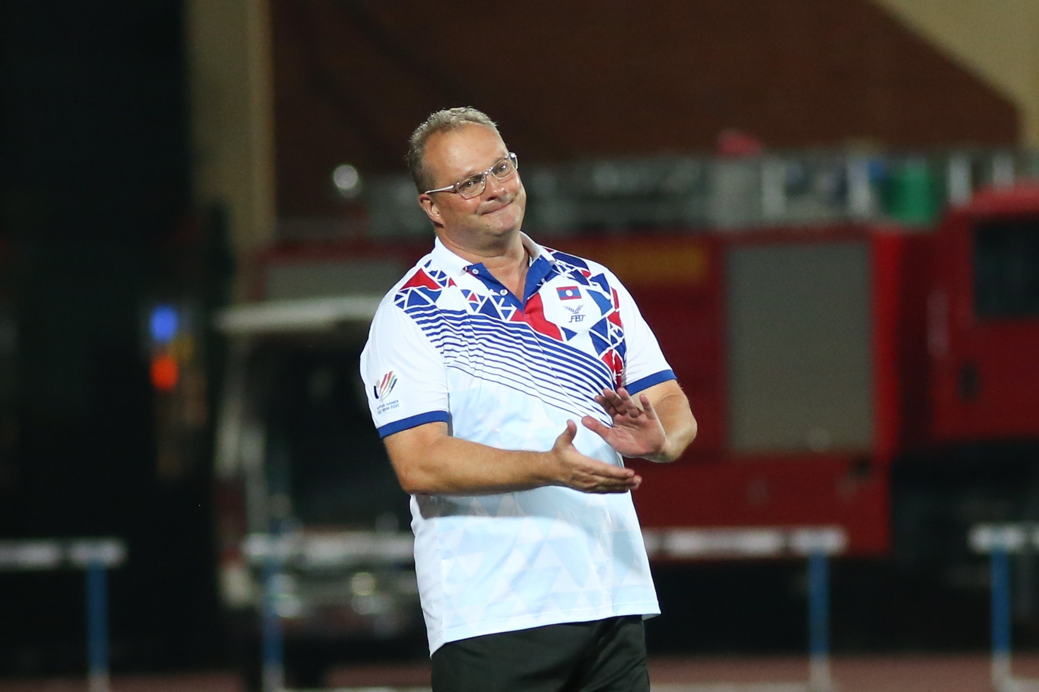 U22 Lao khong dao choi anh 2