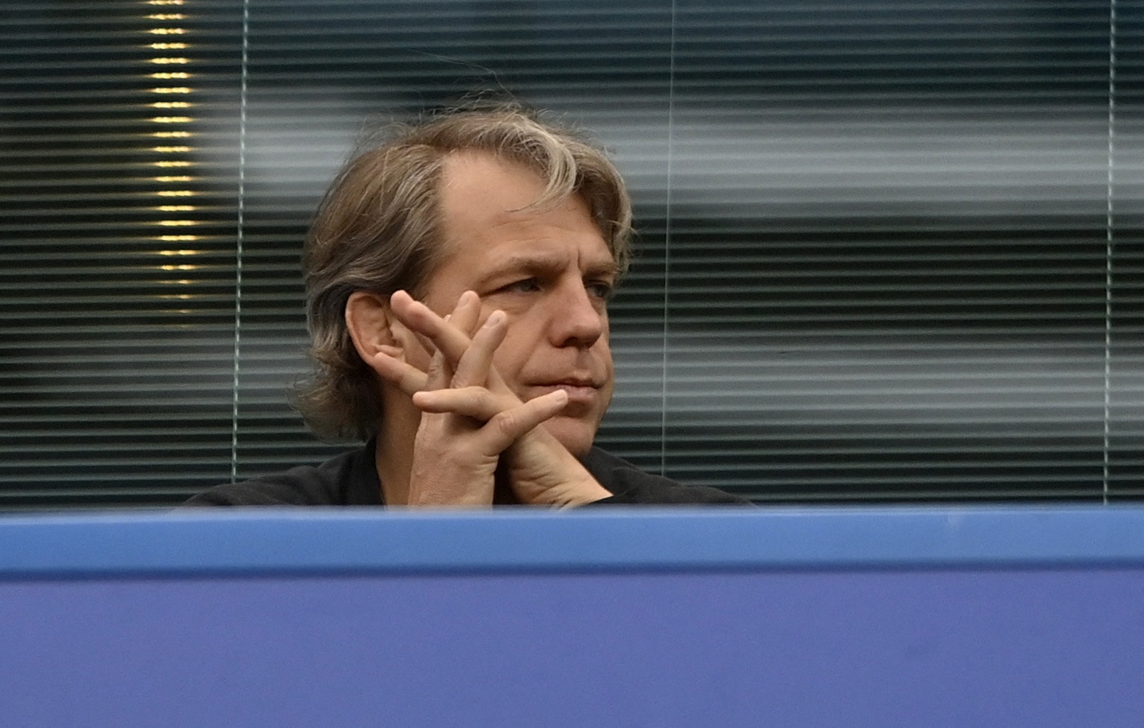 Phan ung cua chu My khi Chelsea lien tuc tham bai hinh anh