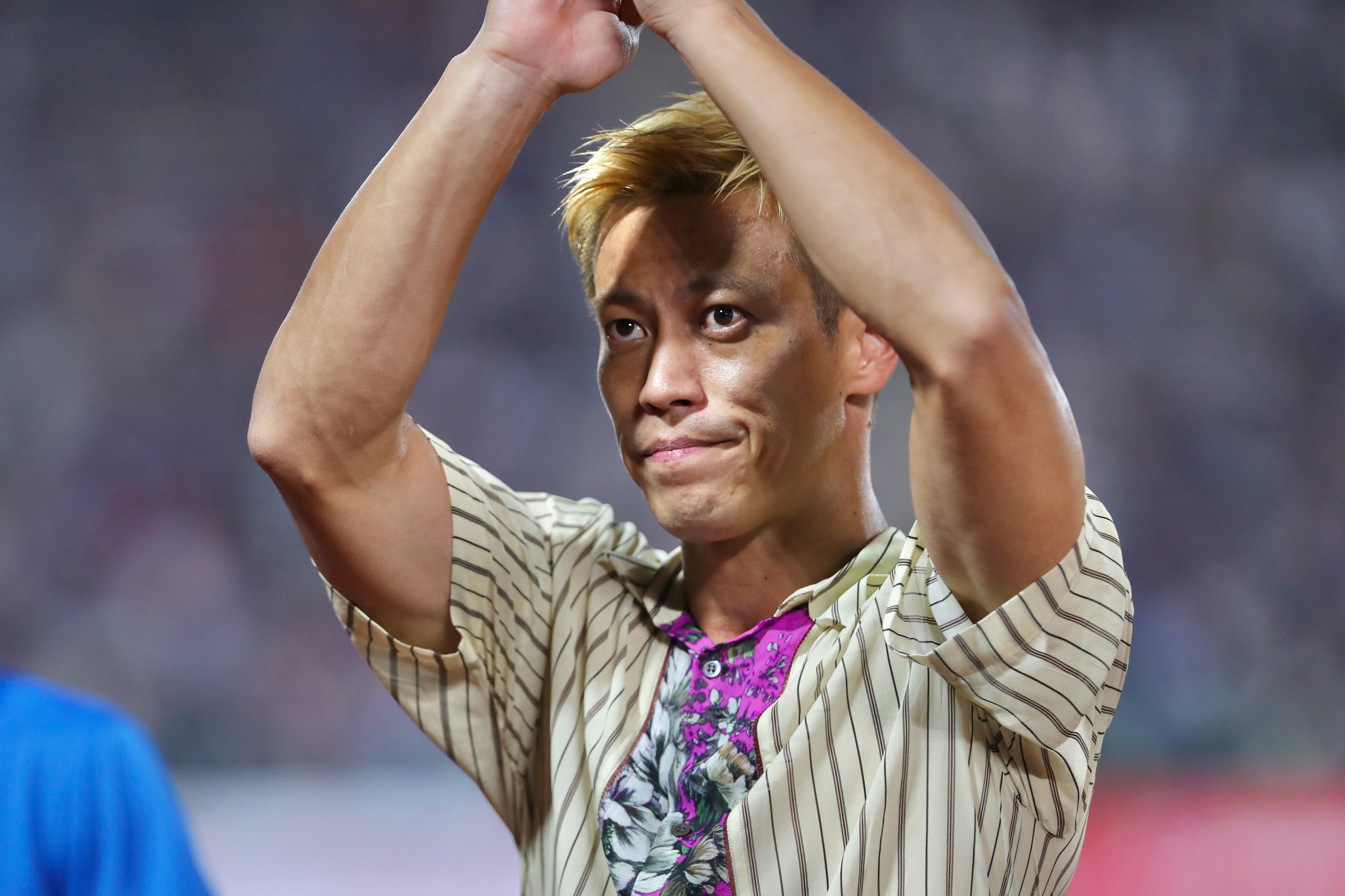 Phan ung cua Keisuke Honda khi chia tay bong da Campuchia hinh anh