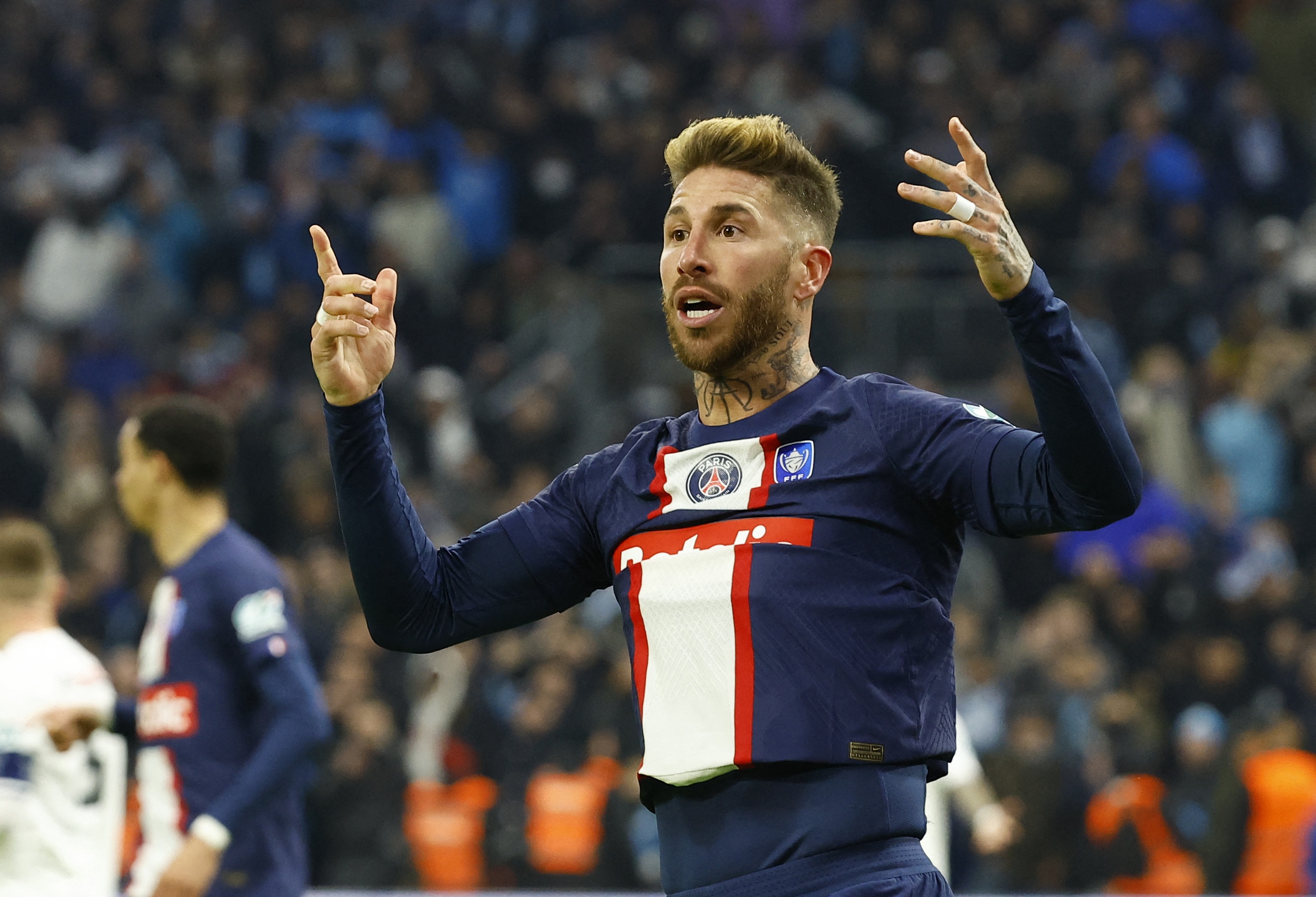 Messi sang Saudi Arabia anh 4