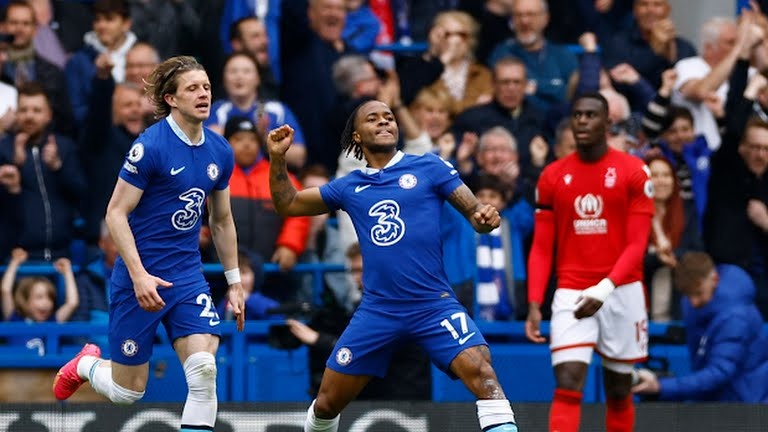 Sterling lap cu dup, Chelsea van bi keo tro lai mat dat hinh anh