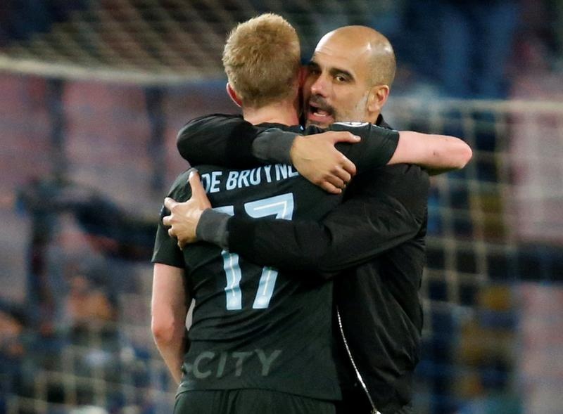 Phan ung cua Guardiola khi bi De Bruyne quat hinh anh