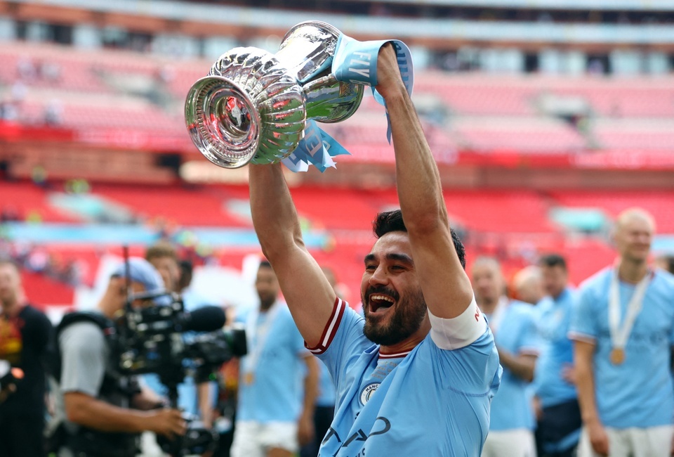 Nguoi hung cua Man City khong co huy chuong FA Cup hinh anh