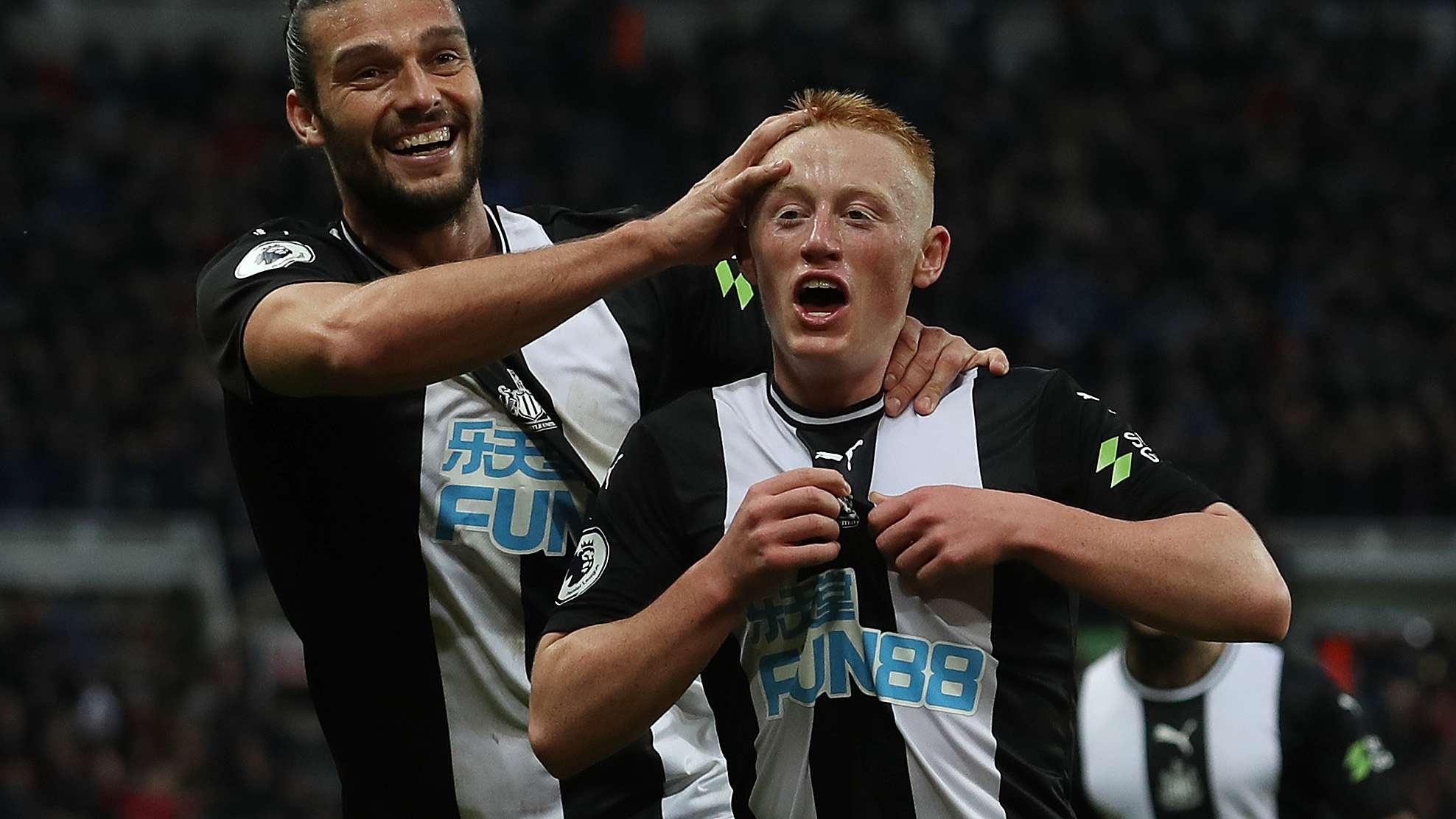 Newcastle chia tay 9 cau thu sau khi lot top 4 hinh anh