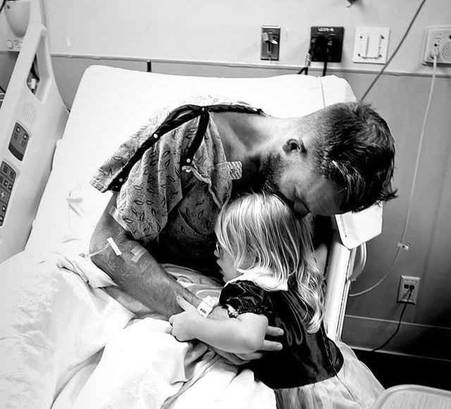 Dong doi Messi nhap vien anh 1