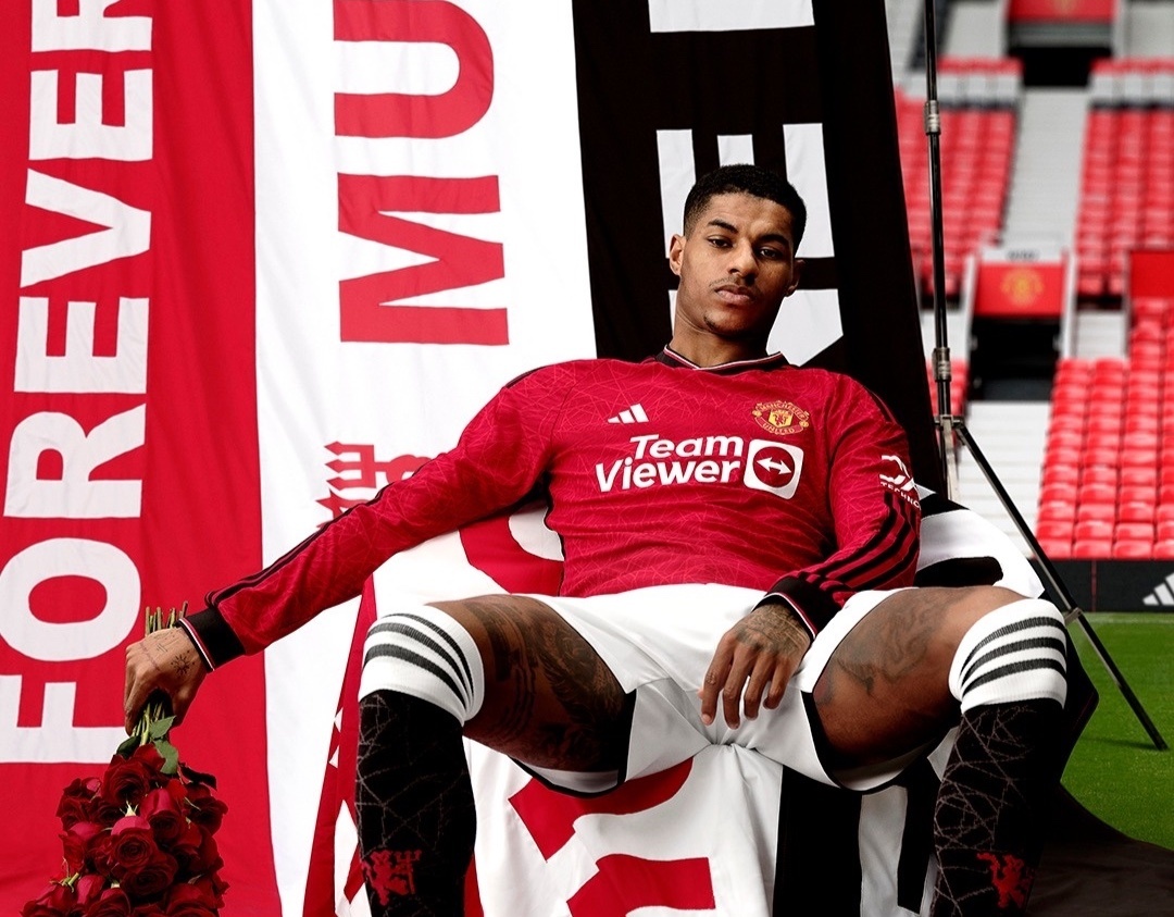 MU cong bo ao san nha mua 2023/24 hinh anh