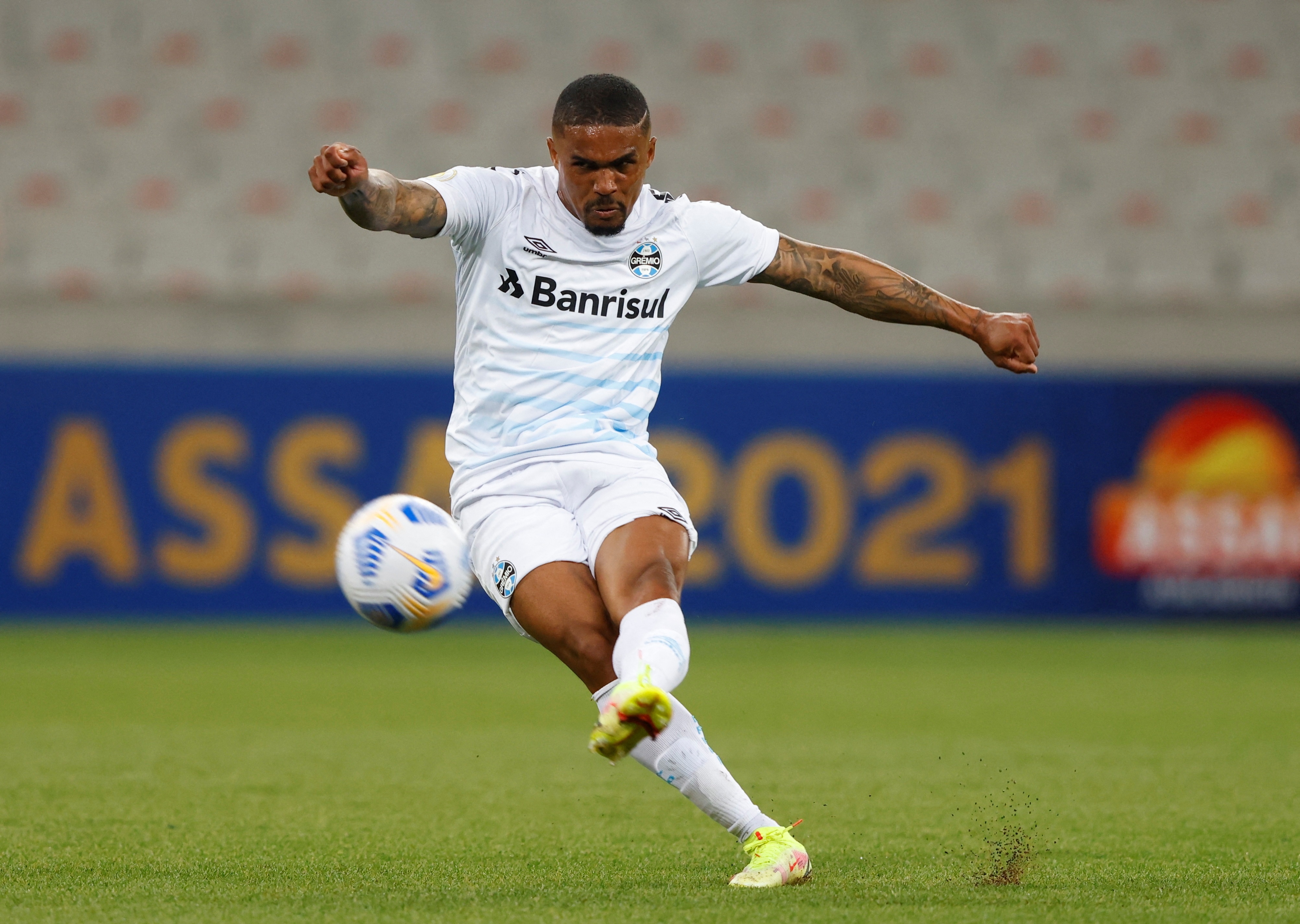 Muc luong Messi anh 9