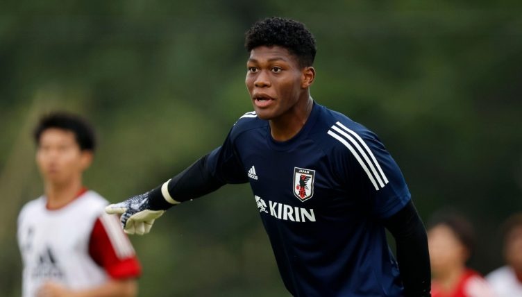 MU mua Zion Suzuki anh 4