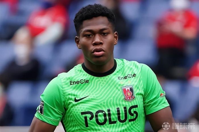 MU mua Zion Suzuki anh 2