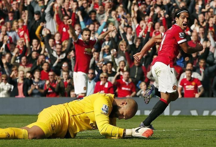 Dan sao toa roi MU anh 5