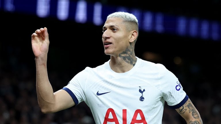 Richarlison tiep tuc thi dau bung no hinh anh