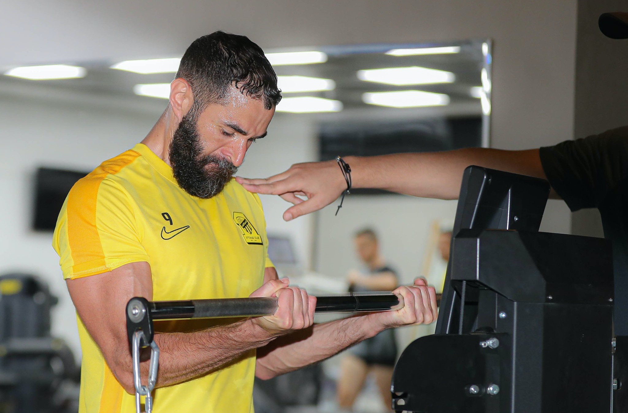 Benzema lai noi loan o Al Ittihad hinh anh