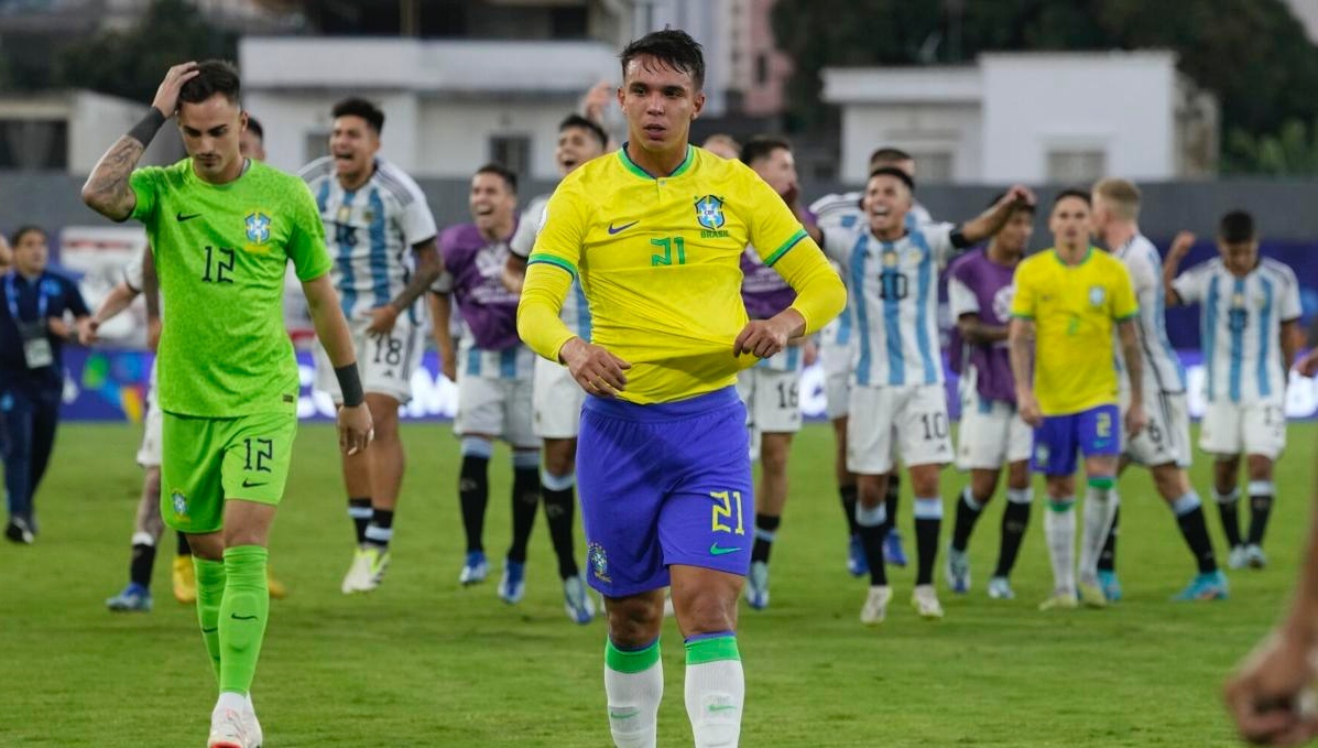 Bong da nam Brazil bi loai khoi Olympic Paris hinh anh