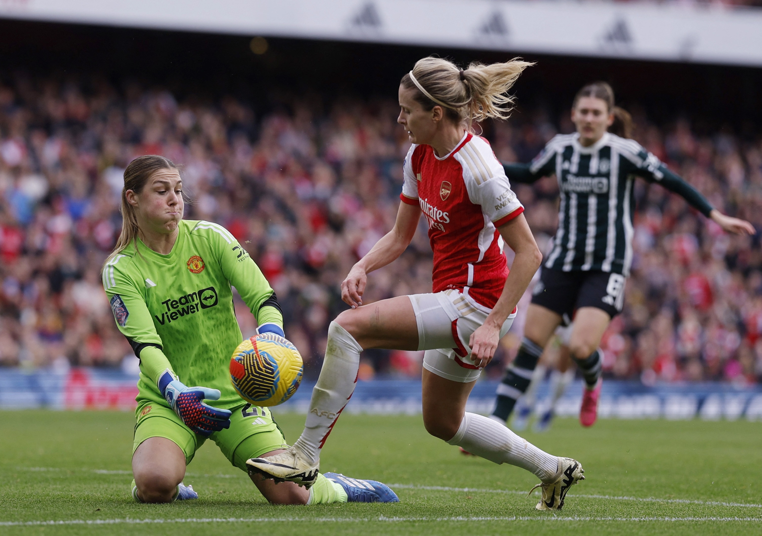 Tran Arsenal 3-1 MU di vao lich su bong da nu Anh hinh anh