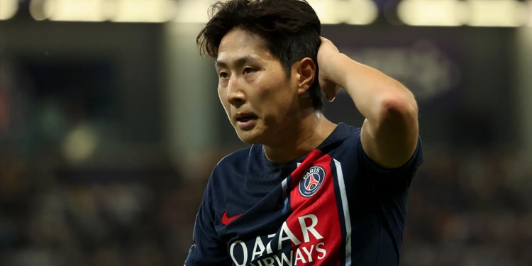 Vi the cua Lee Kang-in hinh anh